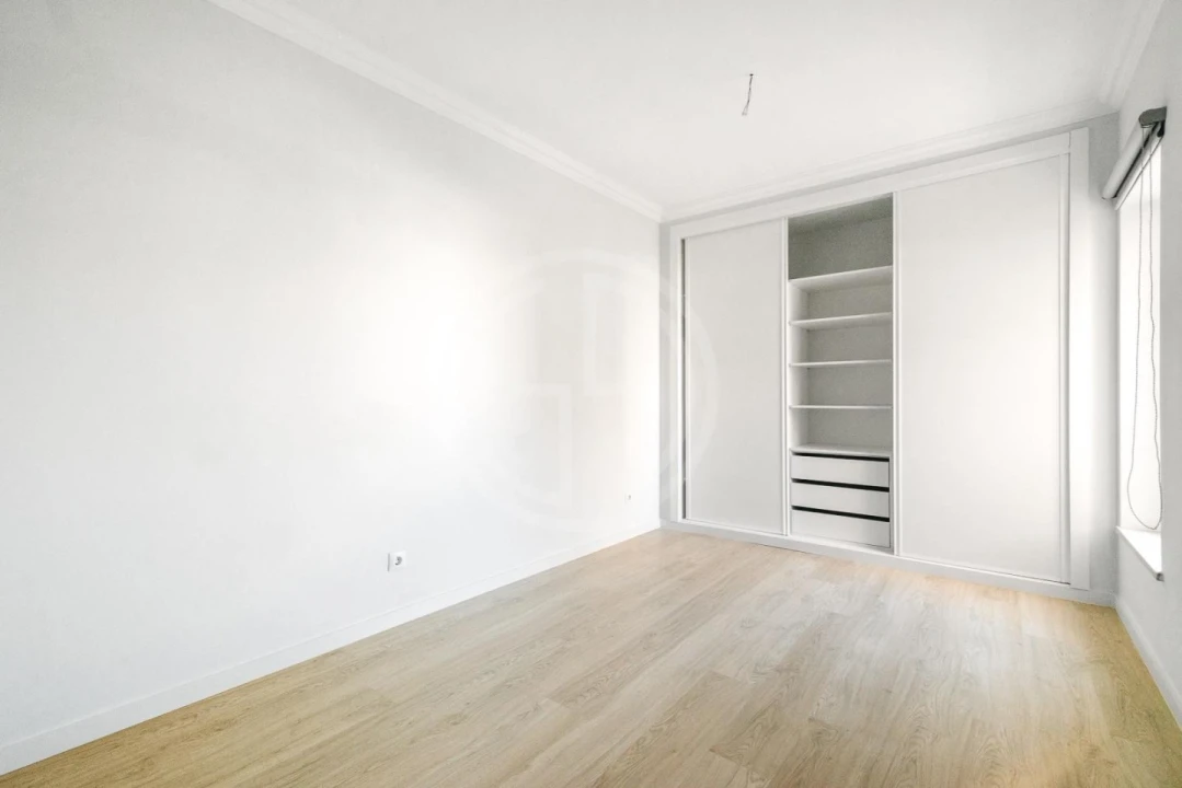 Apartamento T1 para Venda em Faro (Sé e São Pedro) Foto 13