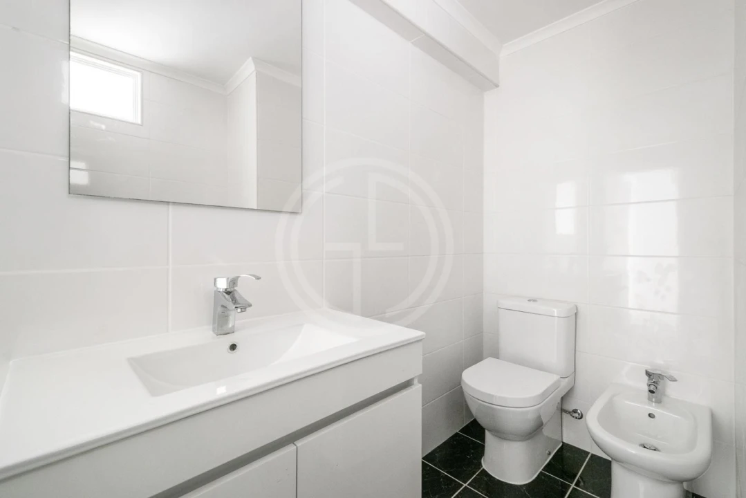 Apartamento T1 para Venda em Faro (Sé e São Pedro) Foto 16