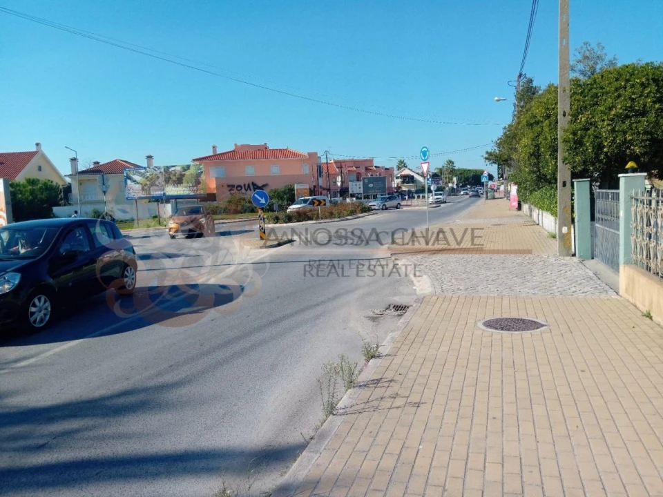 Terreno para Venda em Charneca de Caparica e Sobreda Foto 2