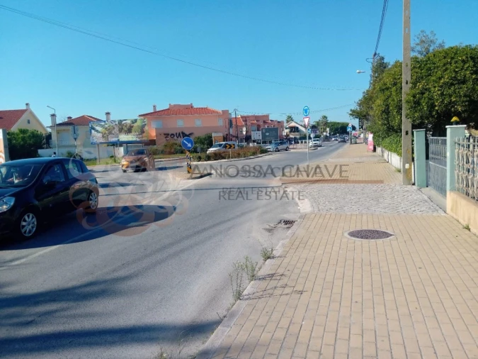 Terreno para Venda em Charneca de Caparica e Sobreda Foto 2