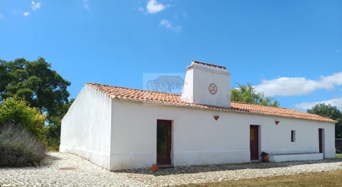Quinta T2 para Venda em São Francisco da Serra