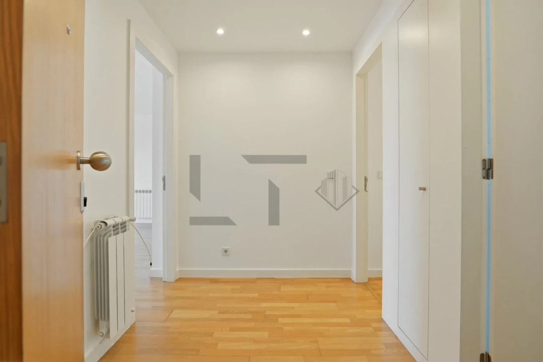 Apartamento T2 para Venda em Parque das Nações Foto 5