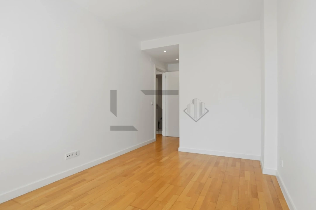 Apartamento T2 para Venda em Parque das Nações Foto 38