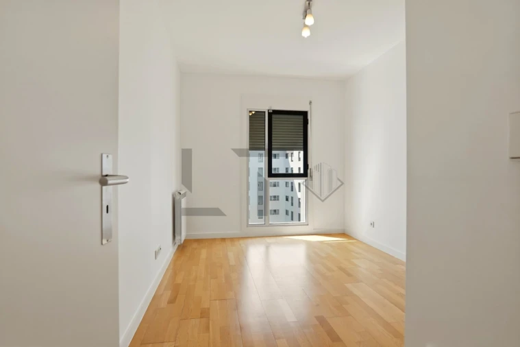 Apartamento T2 para Venda em Parque das Nações Foto 27