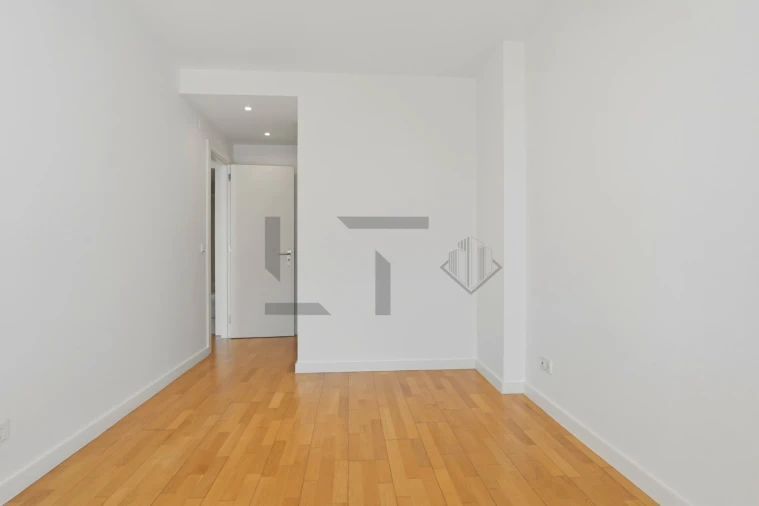 Apartamento T2 para Venda em Parque das Nações Foto 39