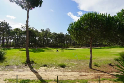 Moradia T4 para Arrendamento em Charneca de Caparica e Sobreda