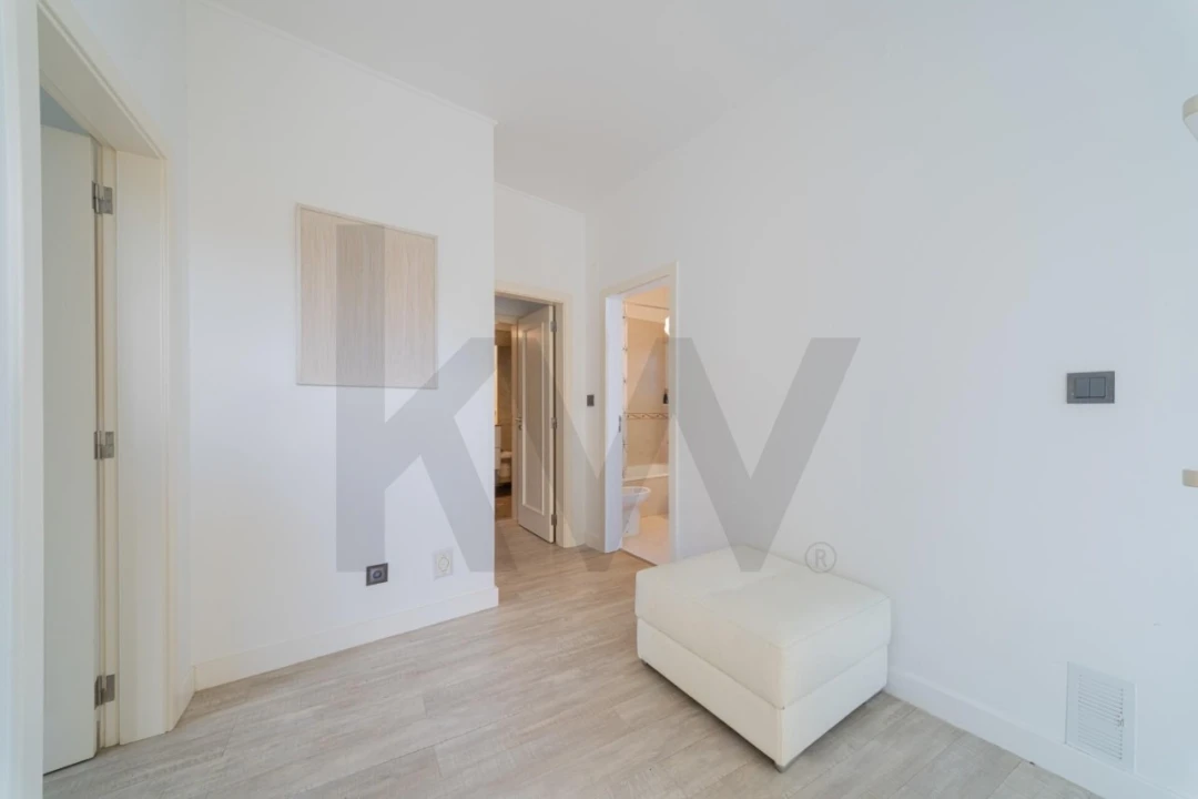 Apartamento T3 para Venda em Carcavelos e Parede Foto 12