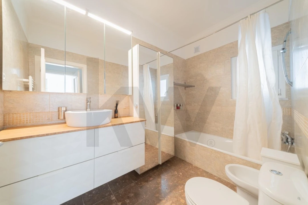 Apartamento T3 para Venda em Carcavelos e Parede Foto 14