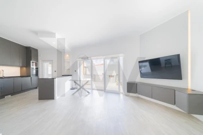 Apartamento T3 para Venda em Carcavelos e Parede