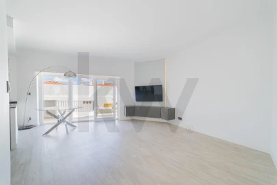 Apartamento T3 para Venda em Carcavelos e Parede