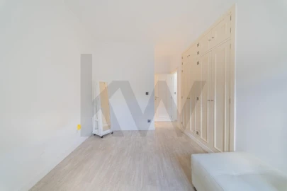 Apartamento T3 para Venda em Carcavelos e Parede