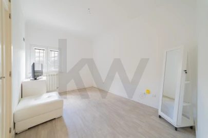 Apartamento T3 para Venda em Carcavelos e Parede