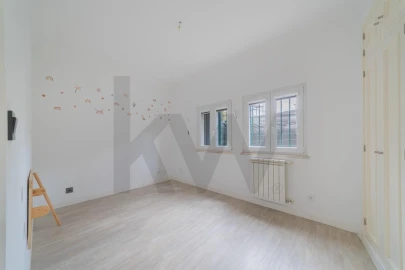 Apartamento T3 para Venda em Carcavelos e Parede
