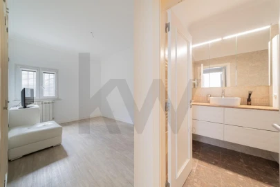 Apartamento T3 para Venda em Carcavelos e Parede