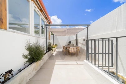 Apartamento T3 para Venda em Carcavelos e Parede