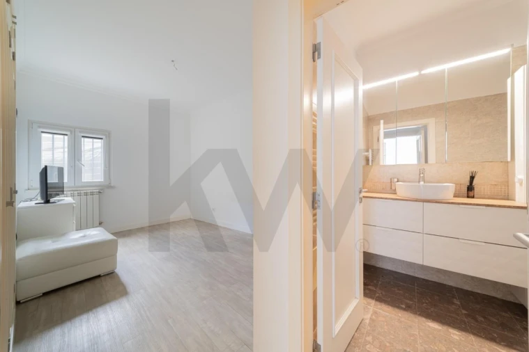 Apartamento T3 para Venda em Carcavelos e Parede Foto 13