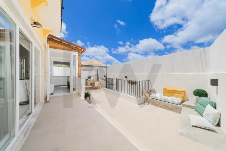 Apartamento T3 para Venda em Carcavelos e Parede Foto 19