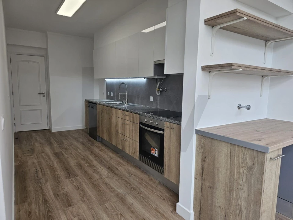 Apartamento T3 para Venda em São Domingos de Benfica Foto 6
