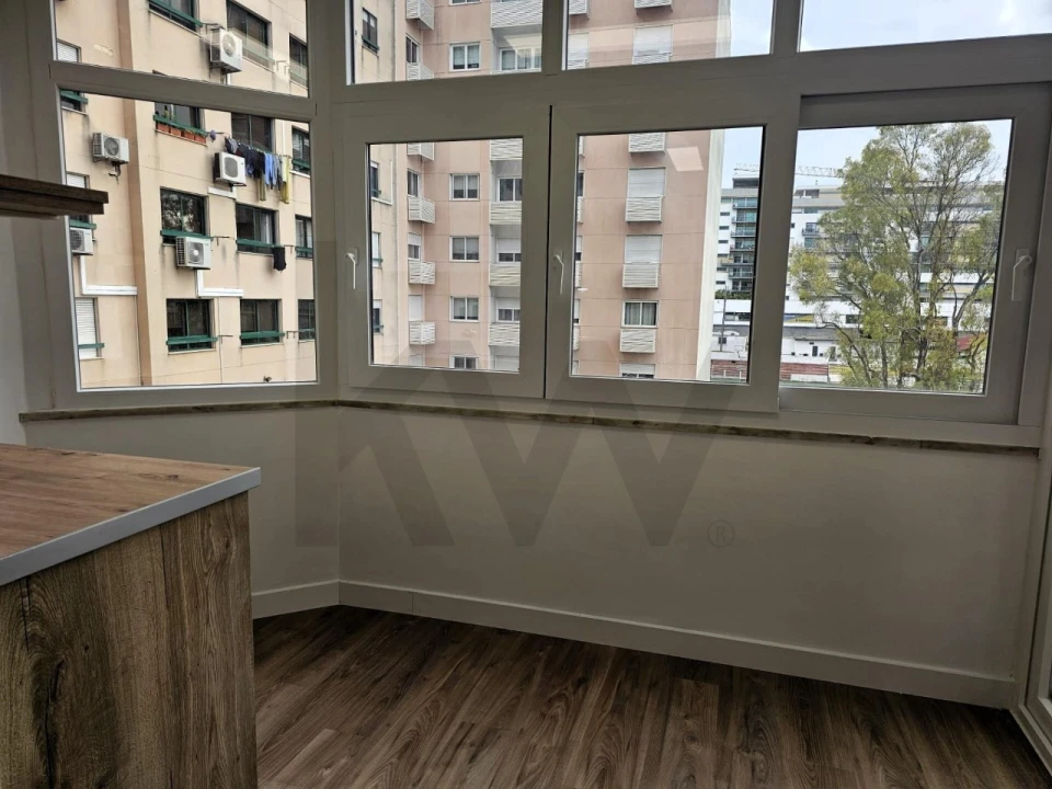 Apartamento T3 para Venda em São Domingos de Benfica Foto 8