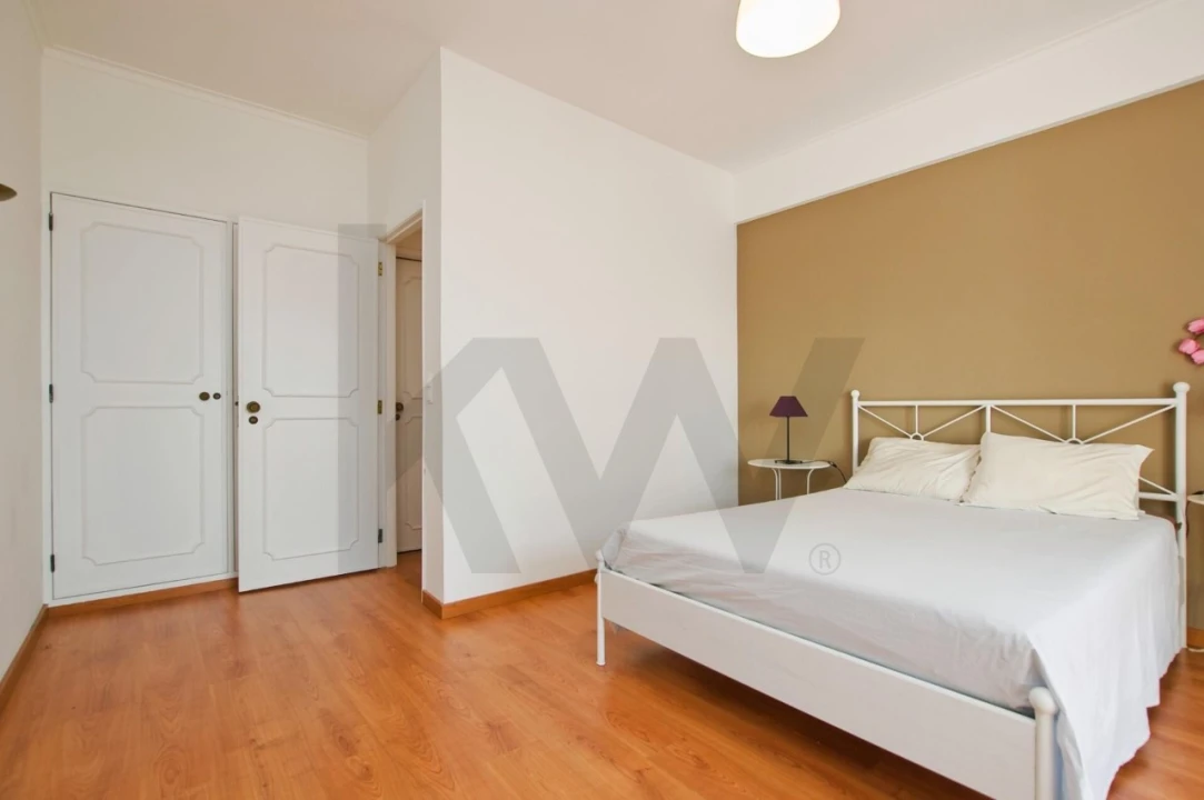 Apartamento T1 para Venda em Avenidas Novas Foto 6