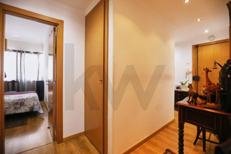 Apartamento T2 para Venda em Algés, Linda-A-Velha e Cruz Quebrada-Dafundo Foto 2