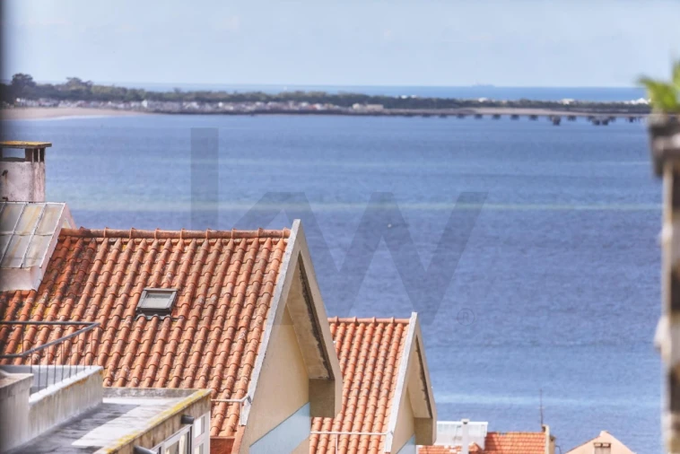 Apartamento T2 para Venda em Algés, Linda-A-Velha e Cruz Quebrada-Dafundo Foto 12