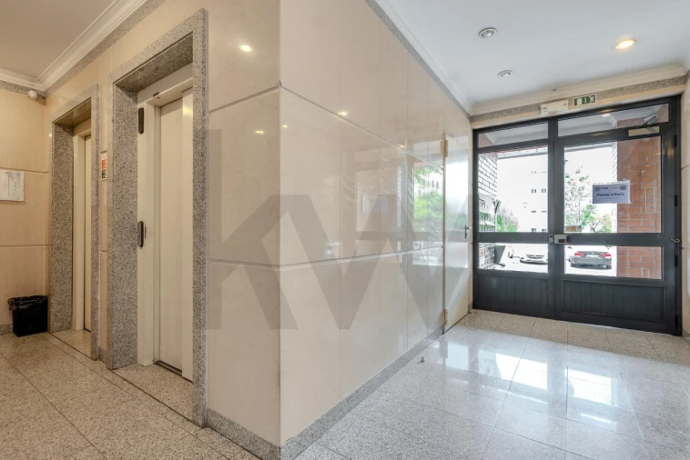 Apartamento T2 para Venda em Odivelas Foto 25