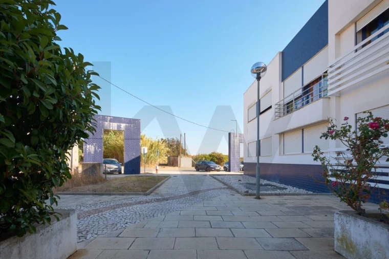 Apartamento T2 para Venda em Grândola e Santa Margarida da Serra Foto 2