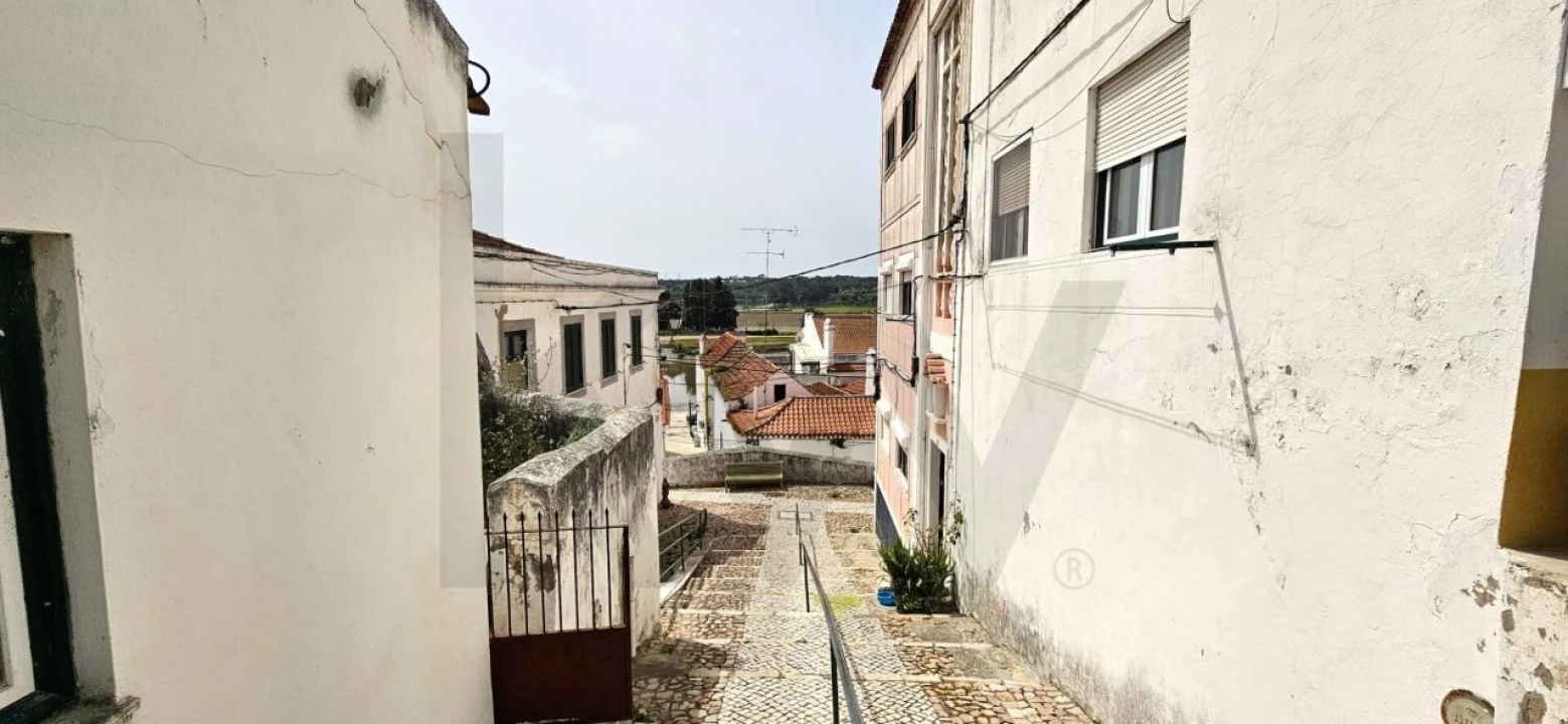 Moradia T2 para Venda em Santa Maria do Castelo e Santiago e Santa Susana Foto 7