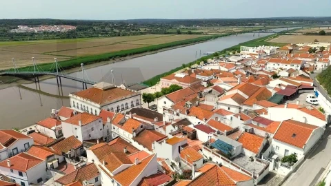 Moradia T2 para Venda em Santa Maria do Castelo e Santiago e Santa Susana