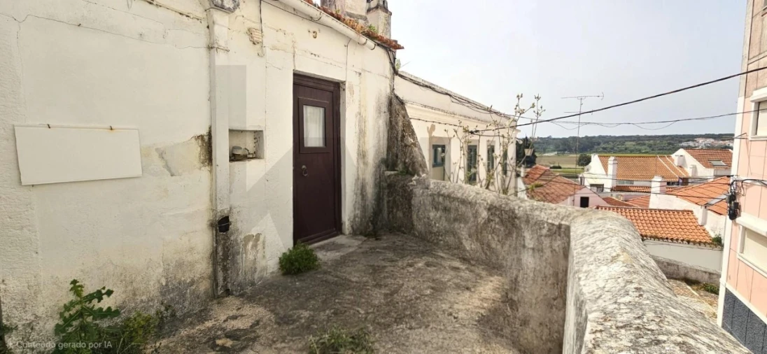 Moradia T2 para Venda em Santa Maria do Castelo e Santiago e Santa Susana Foto 8