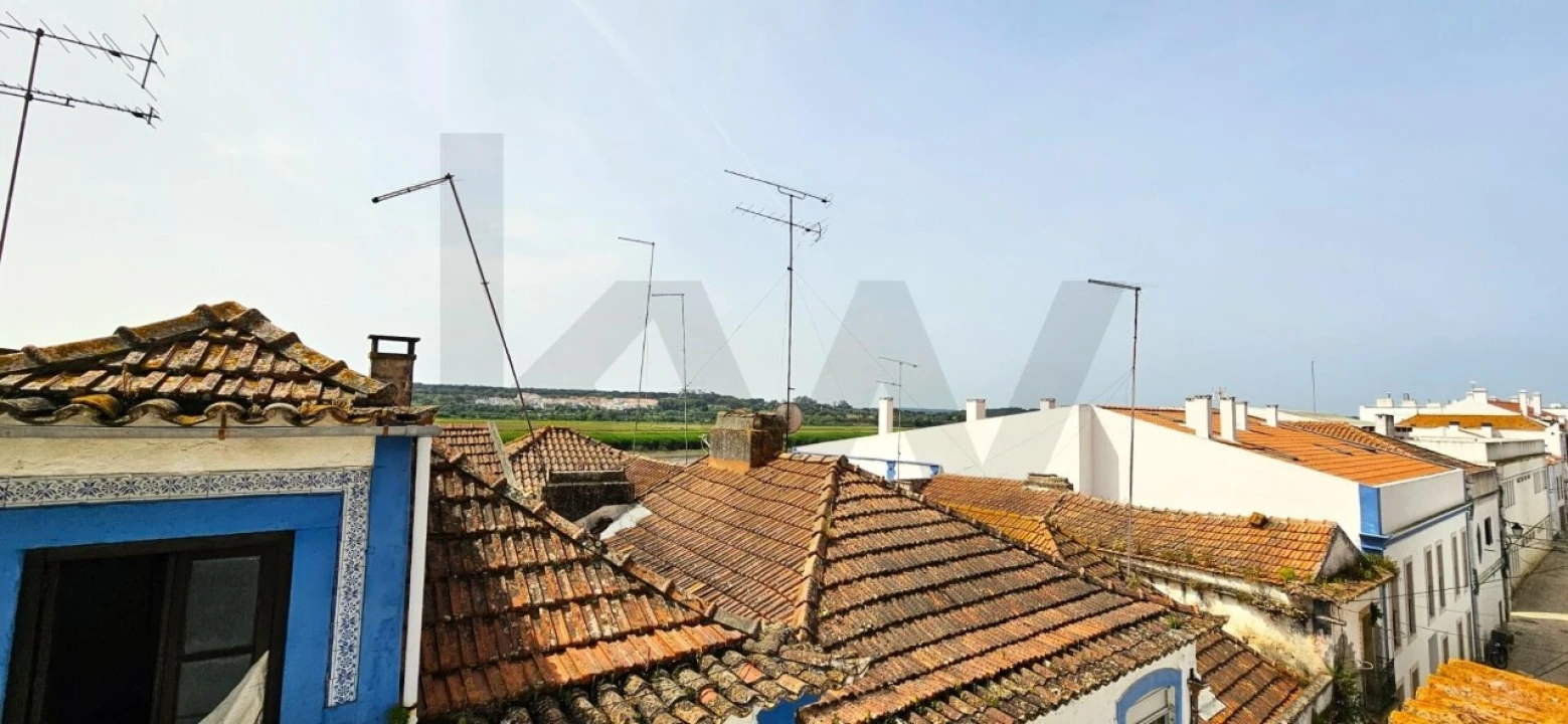 Moradia T3 para Venda em Santa Maria do Castelo e Santiago e Santa Susana Foto 1
