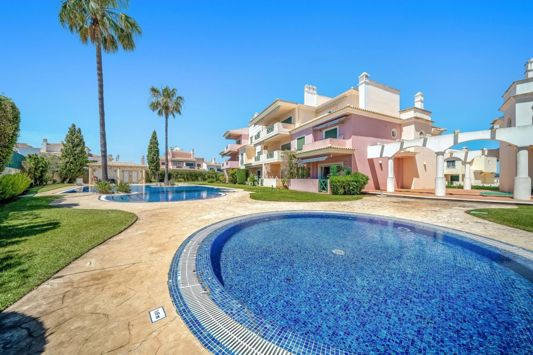 Apartamento T2 para Venda em Albufeira e Olhos de Água Foto 34