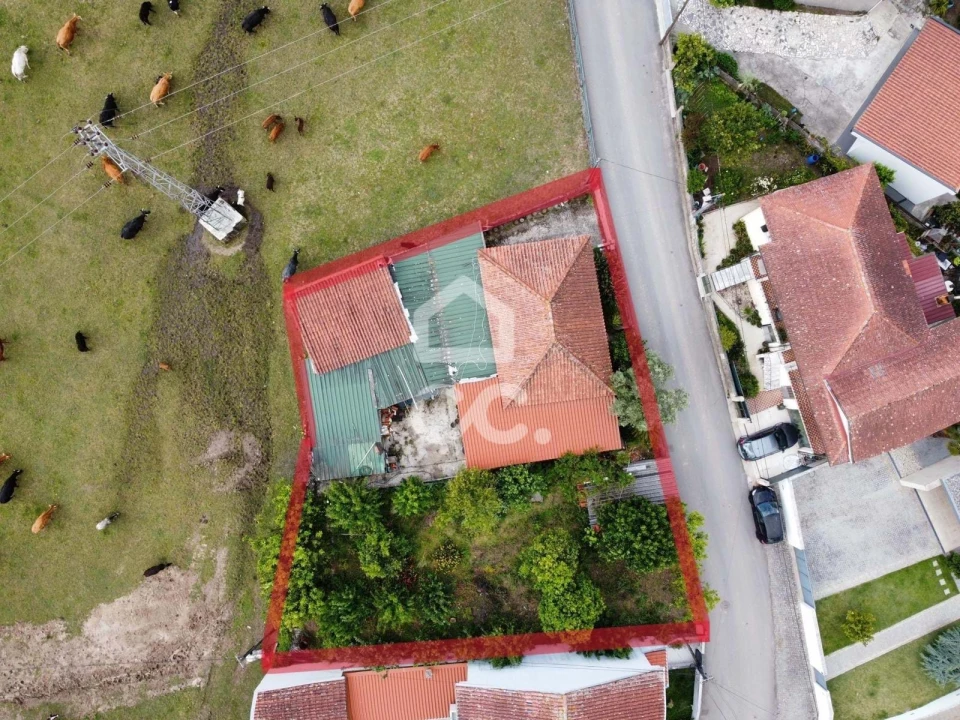 Moradia T3 para Venda em Brufe Foto 1