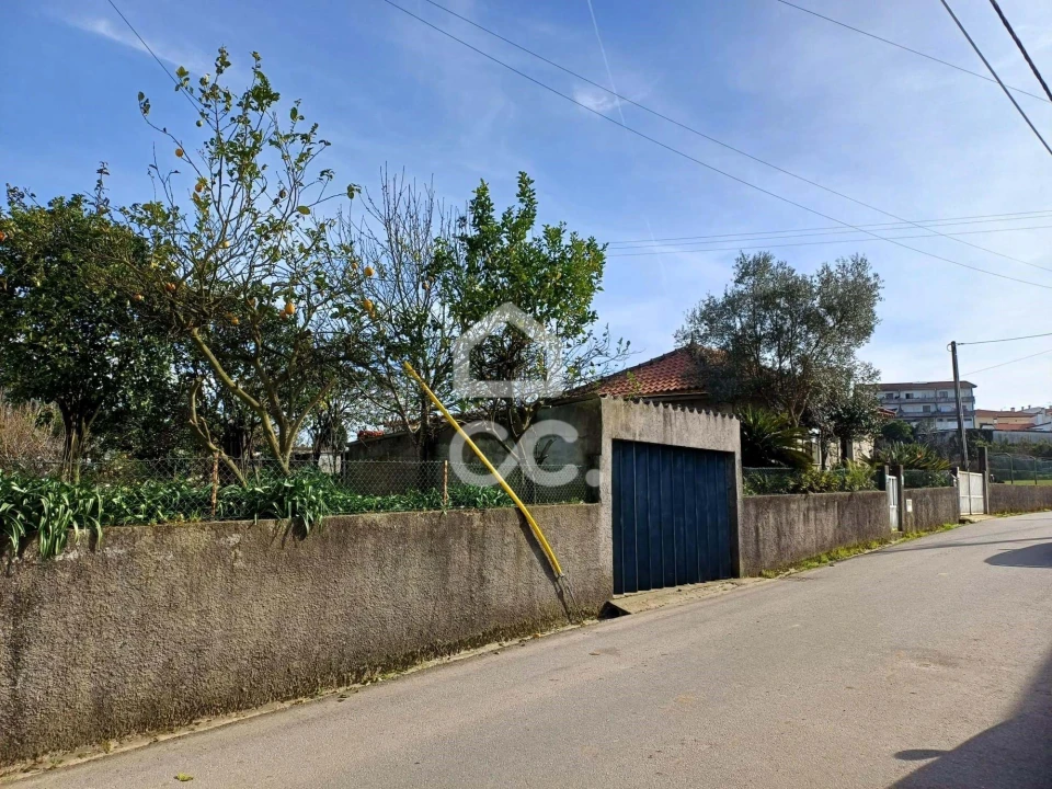 Moradia T3 para Venda em Brufe Foto 6