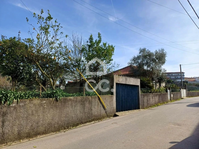 Moradia T3 para Venda em Brufe Foto 6