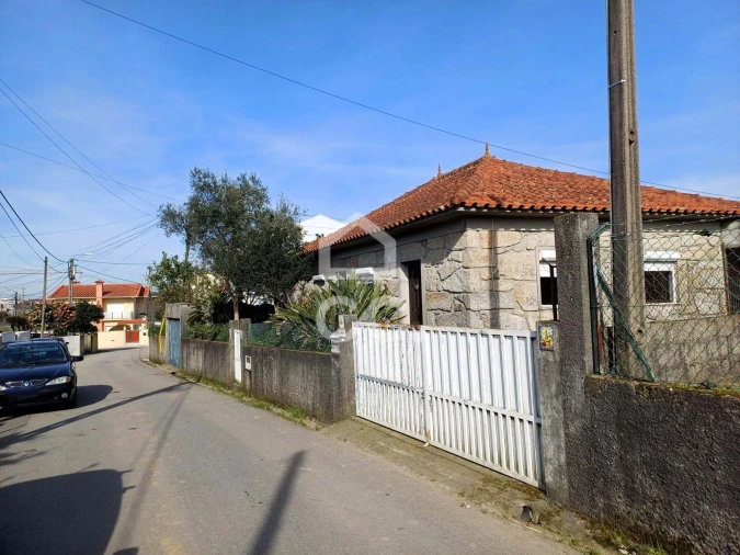 Moradia T3 para Venda em Brufe Foto 3