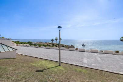 Negócio para Venda em Lagos (São Sebastião e Santa Maria)