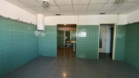 Negócio para Venda em Torres Novas (Santa Maria, Salvador e Santiago)