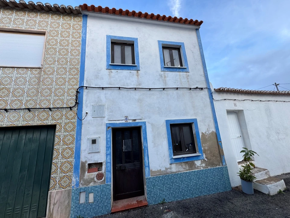 Moradia T1 para Venda em Lagos (São Sebastião e Santa Maria) Foto 1