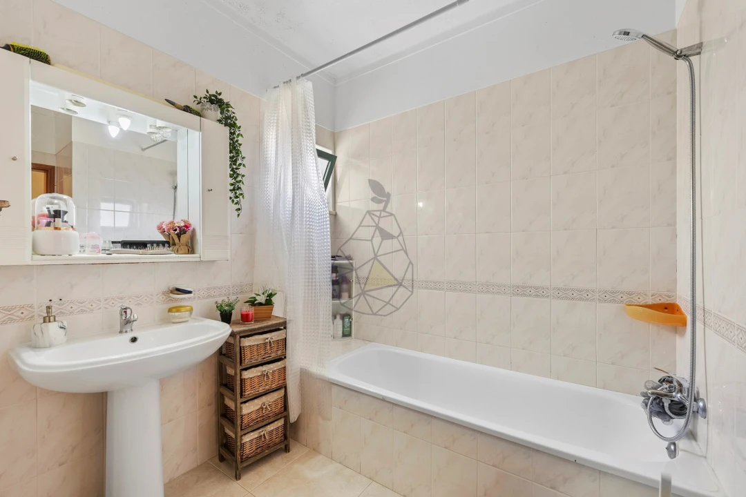 Apartamento T2 para Venda em Quarteira Foto 10