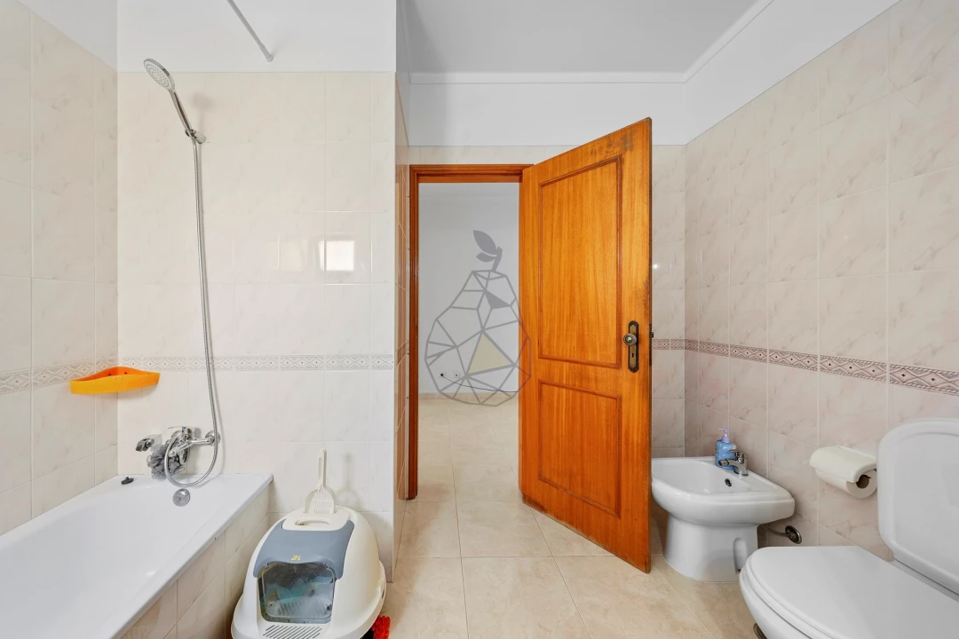 Apartamento T2 para Venda em Quarteira Foto 11