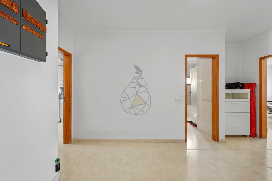 Apartamento T2 para Venda em Quarteira Foto 2