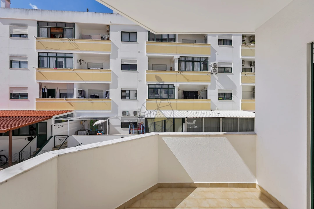 Apartamento T2 para Venda em Quarteira Foto 18