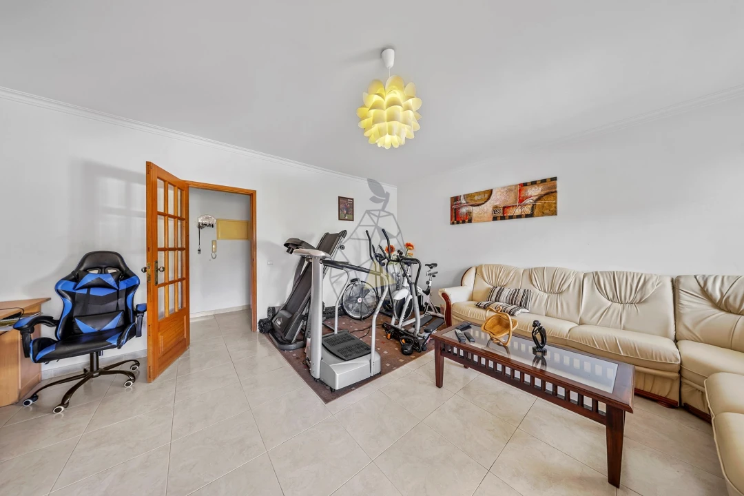 Apartamento T2 para Venda em Quarteira Foto 5