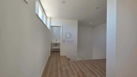 Moradia T3 para Venda em Vau