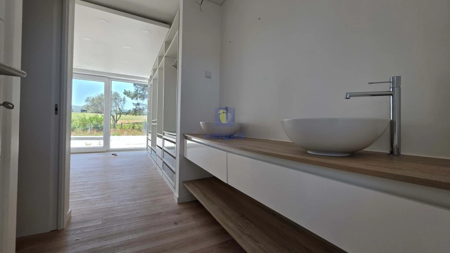 Moradia T3 para Venda em Vau Foto 46