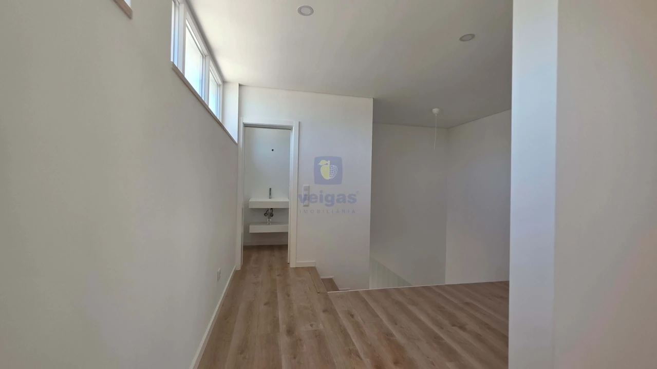 Moradia T3 para Venda em Vau Foto 15