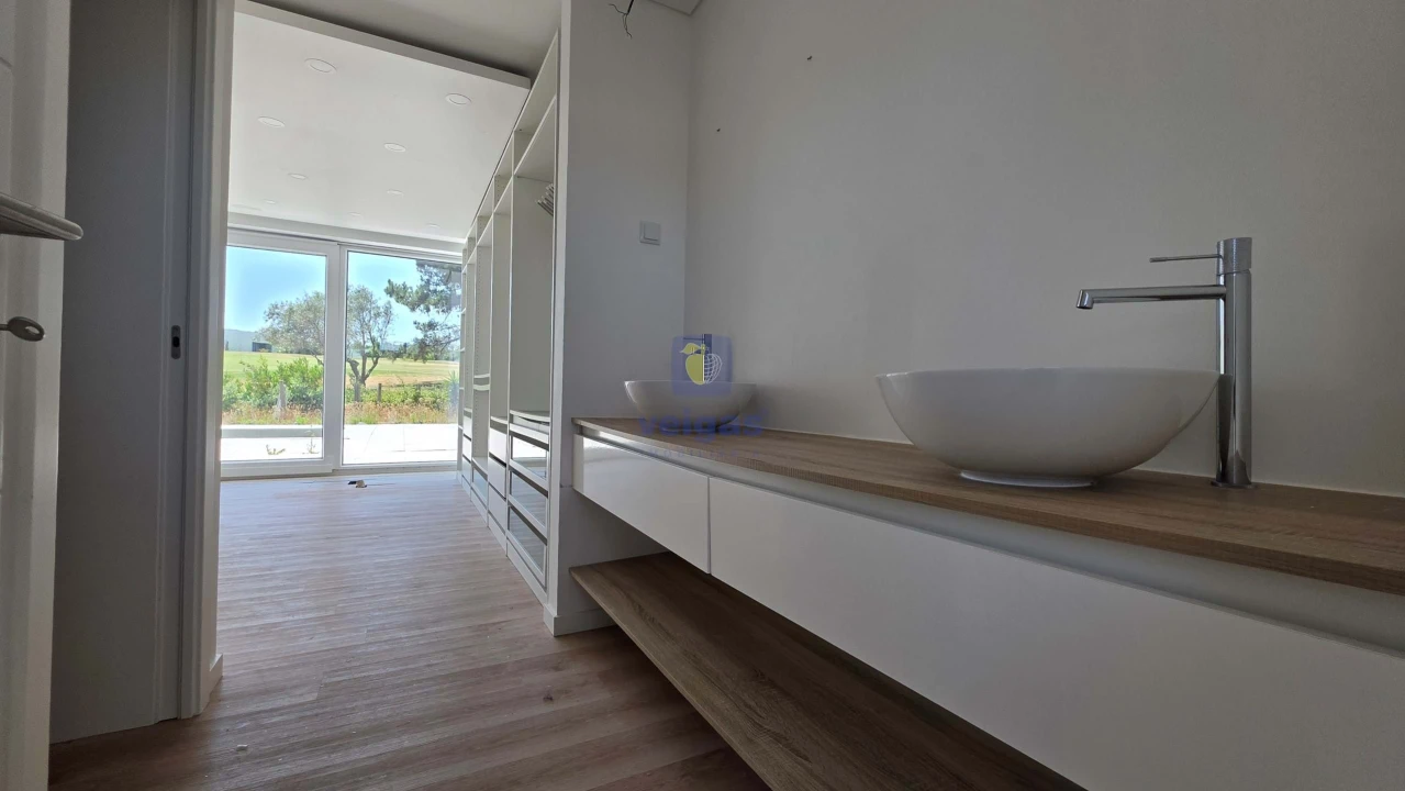 Moradia T3 para Venda em Vau Foto 46