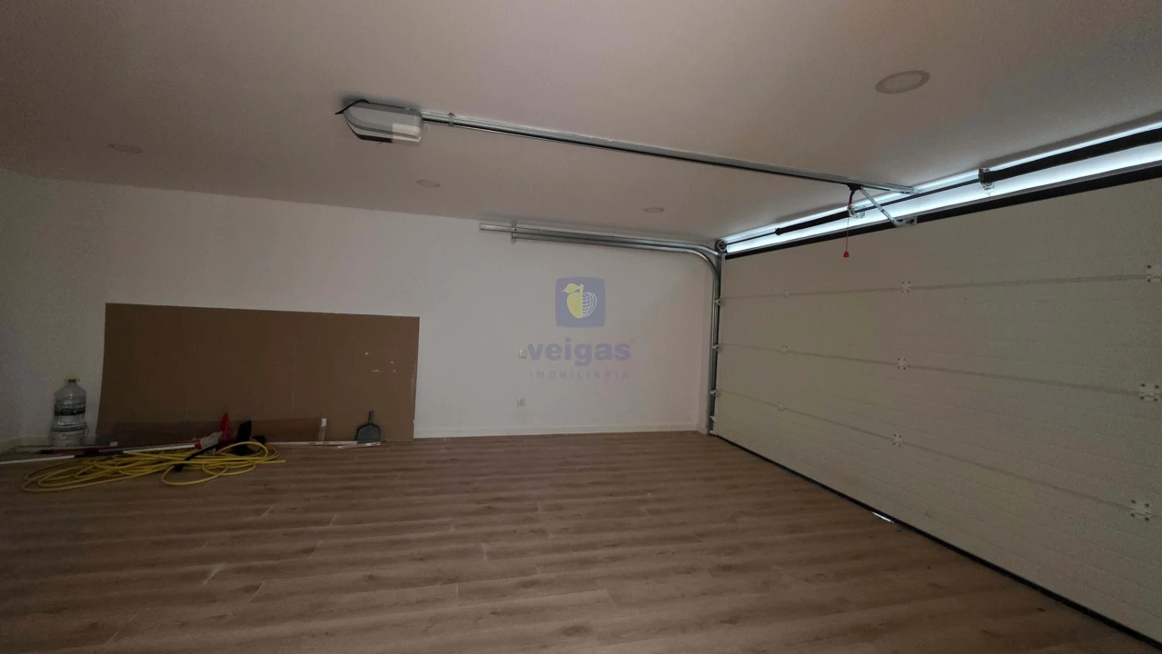 Moradia T3 para Venda em Vau Foto 49